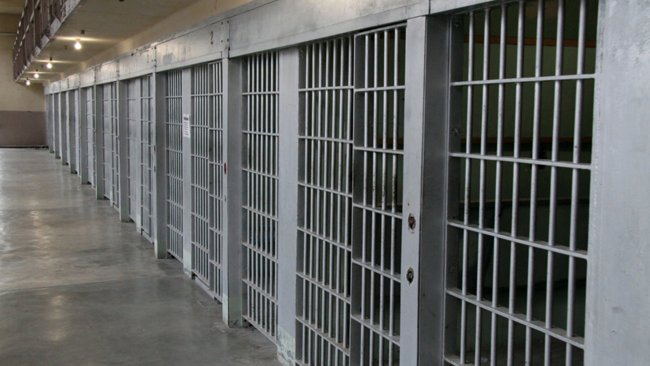 Φυλακές Δομοκού: "Ετοιμάζονται να σφαχτούν για το κουμάντο" - Τι βρέθηκε στα κελιά της Δ' πτέρυγας