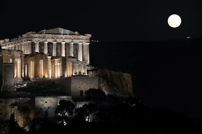 "Φεγγάρι του Οξύρρυγχου": Μαγευτικές εικόνες από την αυγουστιάτικη πανσέληνο - Πλήθος εκδηλώσεων