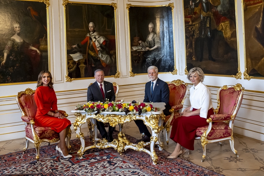 QUEEN RANIA