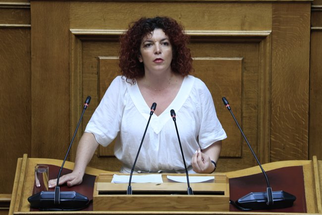κομνηνακα