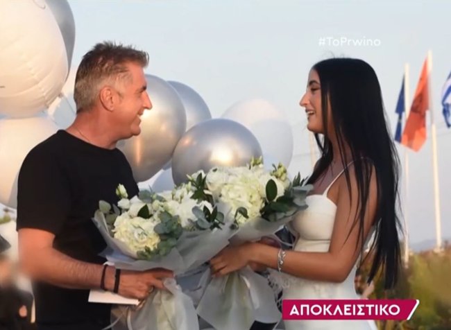 Ιωάννα Λίλη - Θοδωρής Ζαγοράκης: Συγκινημένοι στην αποφοίτηση της κόρης τους, Μαρίας [βίντεο]