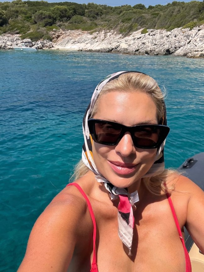 ΕΛΕΝΗ ΜΕΝΕΓΑΚΗ