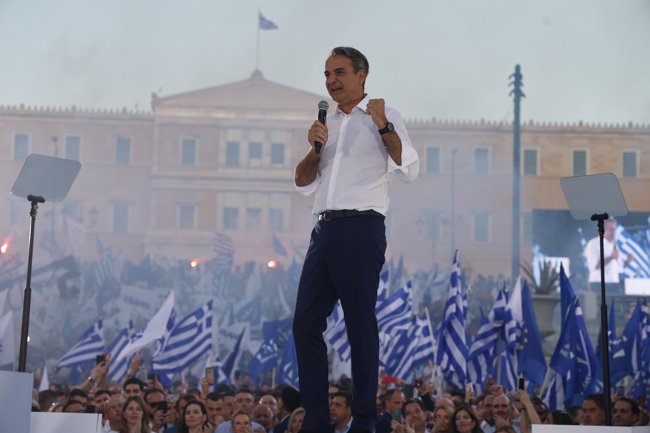 Δυσαρεστημένοι και εφησυχασμένοι στο στόχαστρο Μητσοτάκη λίγο πριν ανοίξουν οι κάλπες των ευρωεκλογών