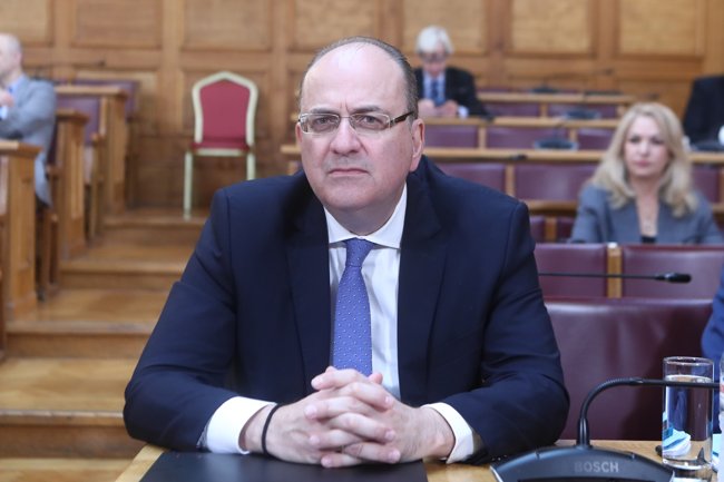 ΠΑΣΟΚ για πτυχίο Λαζαρίδη: Παραδέχτηκε ότι είχε μόνο... προσωπικότητα - Να αποπεμφθεί στα επόμενα λεπτά
