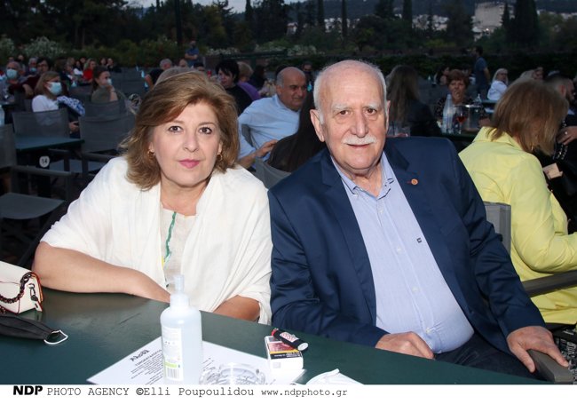 ΤΙΝΑ