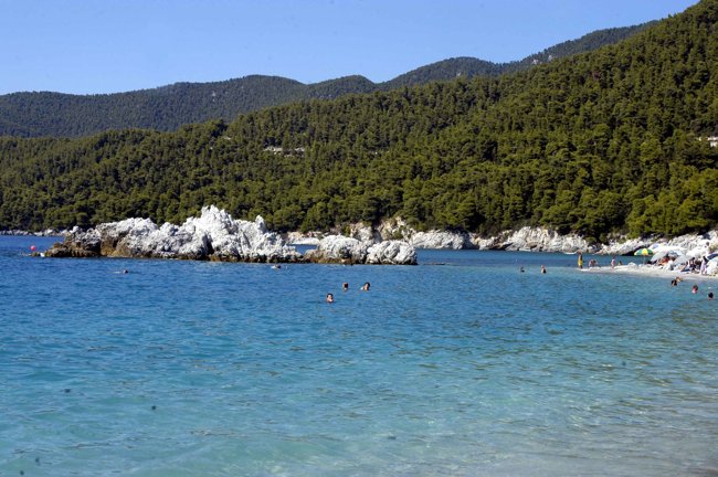 En Voyage: Το καταπράσινο ελληνικό νησί που διατηρεί την ταυτότητα του