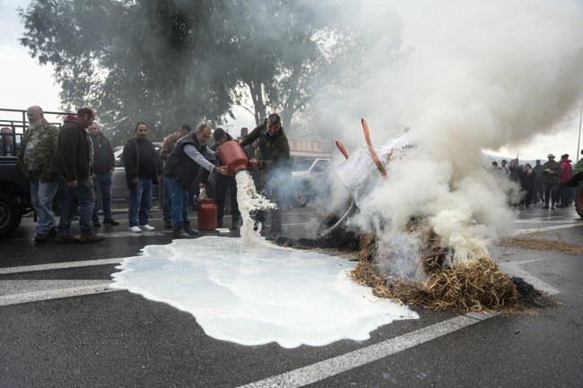 Συνάντηση των αγροτών της Λέσβου με Μαργαρίτη Σχοινά – Αναζητείται λύση για τον αφθώδη πυρετό