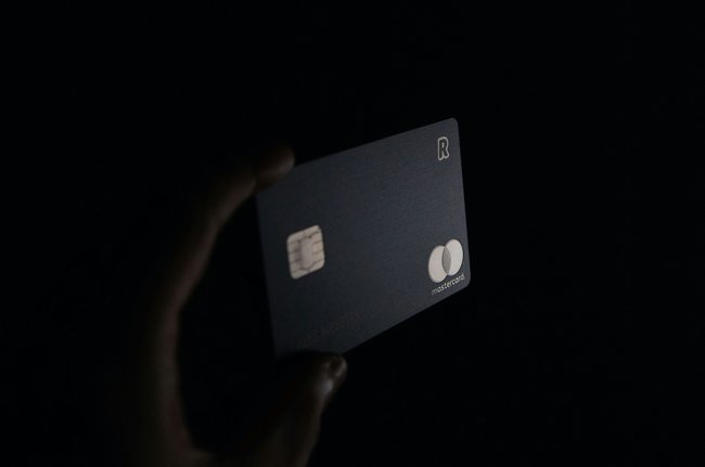 FT: Τελεσίγραφο 24 ωρών στη Revolut - Χάκερς ζητούν τρία εκατ. δολάρια για να μην πουλήσουν δεδομένα πελατών