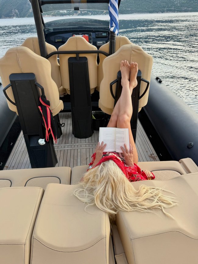 ΕΛΕΝΗ ΜΕΝΕΓΑΚΗ