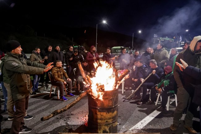 Αγρότες: Τα επόμενα βήματα μετά το "ναι" για συνάντηση με Μητσοτάκη - Ανοίγουν οι δρόμοι, αλλά δεν φεύγουν τα τρακτέρ