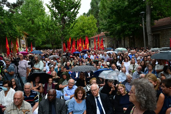 Σπύρος Χαλβατζής: Τελευταίο αντίο από το ΚΚΕ και όλο τον πολιτικό κόσμο - Ποιοι έδωσαν το 