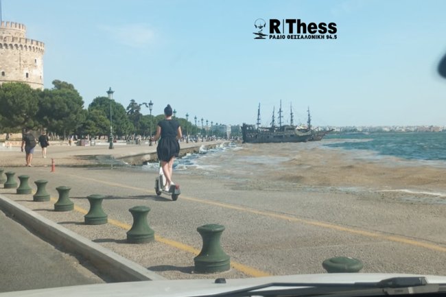 Θεσσαλονίκη: Επιμένει το φυτοπλαγκτόν στον Θερμαϊκό - Το φαινόμενο της "ερυθράς παλίρροιας"