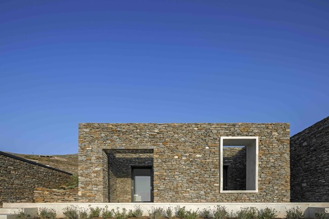 PETRA PAROS