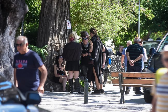 Θρήνος στο Αίγιο στο τελευταίο αντίο σε μητέρα και γιο - "Πώς μπόρεσε; Να πει το έκανα, συγχωρήστε με" [εικόνες]