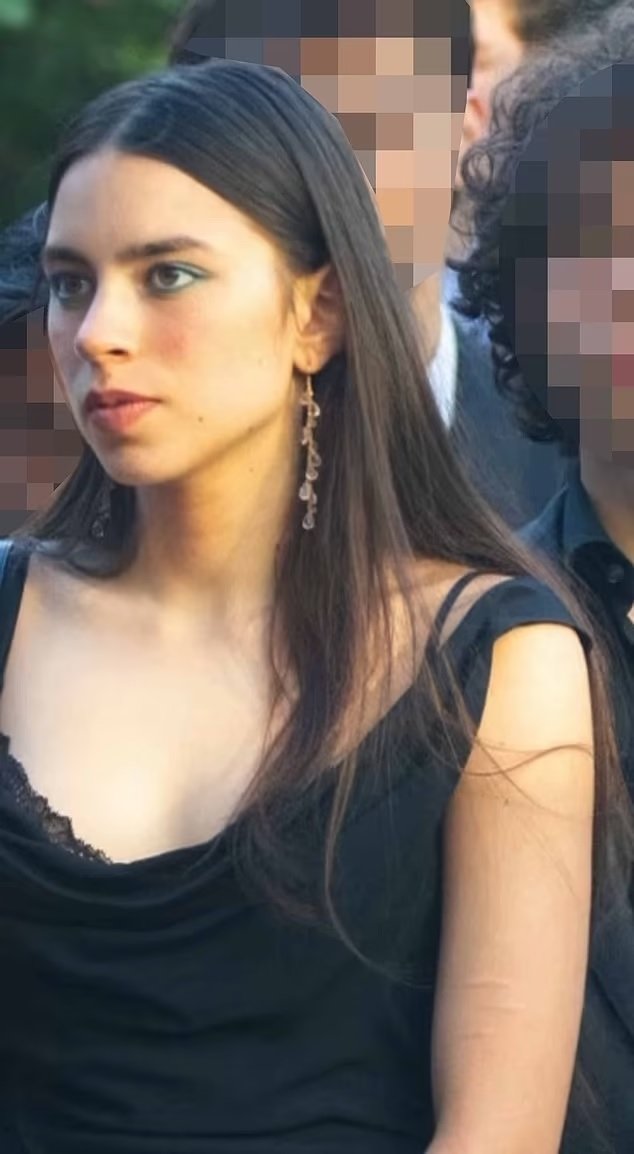 ΝΑΥΑΓΙΟ ΣΤΗ ΣΙΚΕΛΙΑ ΚΟΡΗ ΜΑΙΚ ΛΙΝΤΣ