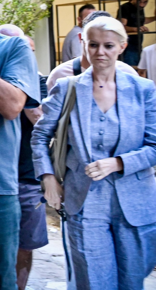 Γιώργος Μαζωνάκης: Τι δείχνει η φωτογραφία που τον τράβηξε η γιατρός - Η χορήγηση αδρεναλίνης και τα "εξαφανισμένα" στοιχεία