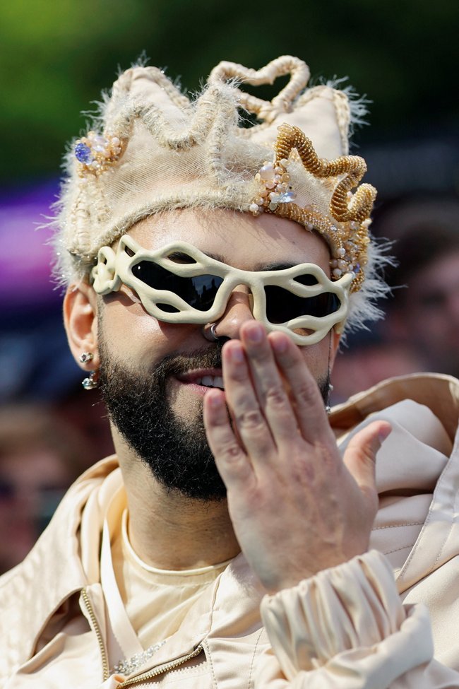Eurovision 2026: Η τελετή έναρξης με την άφιξη των καλλιτεχνών στο τιρκουάζ χαλί