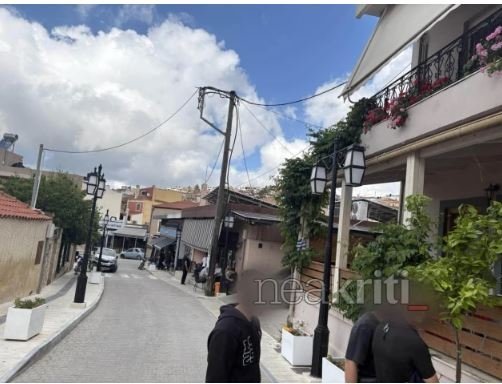 Τρόμος στις Αρχάνες: Άγριος καβγάς με πυροβολισμούς έξω από καφετέρια - Σε εξέλιξη καταδίωξη για τους δράστες