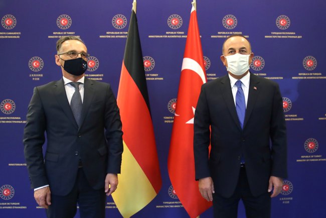 Ευθεία απειλή Τσαβούσογλου στην Ελλάδα: Δεν θα διστάσουμε να χτυπήσουμε - Ο Μάας άκουγε σιωπηλός