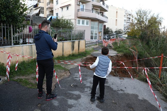 ΑΓΙΟΣ ΔΗΜΗΤΡΙΟΣ ΚΑΘΙΖΗΣΗ