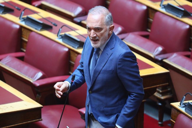 Ο Άδωνις Γεωργιάδης απαντά στον Σαλμά: "Αυτός ξεκίνησε τη σκευωρία Novartis - Ήθελε την αμοιβή, αλλά οι Αμερικανοί τον πέταξαν έξω"