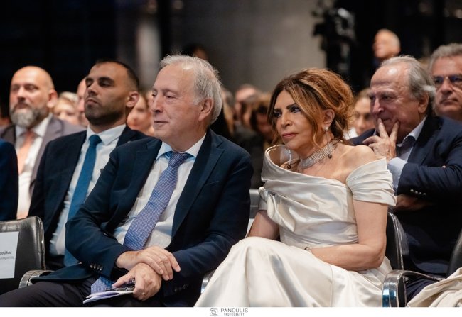 ΜΙΜΗ ΝΤΕΝΙΣΗ