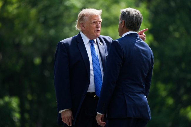 Μέση Ανατολή: Το Ιράν χτυπά το Κουβέιτ παρά τις απειλές Τραμπ - Όρκος εκδίκησης για την αμερικανική επίθεση σε γάμο