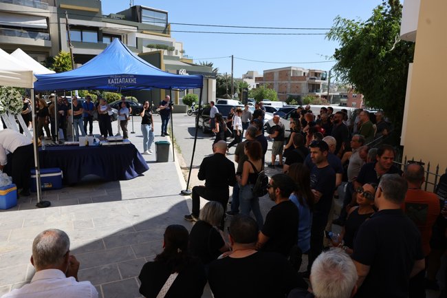 Μαρία Αντωνογιαννάκη: Βουβός πόνος στην κηδεία της δημοσιογράφου - Ανατροπή με τα αίτια θανάτου της [εικόνες]