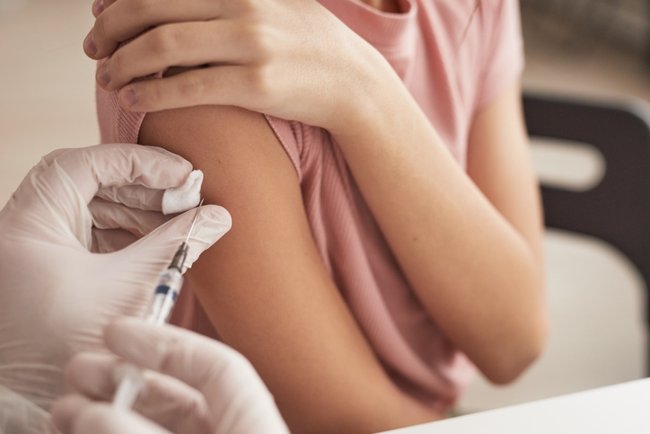Ένα νέο εξατομικευμένο mRNA εμβόλιο εμπόδισε την επανεμφάνιση του καρκίνου του δέρματος σε ασθενείς