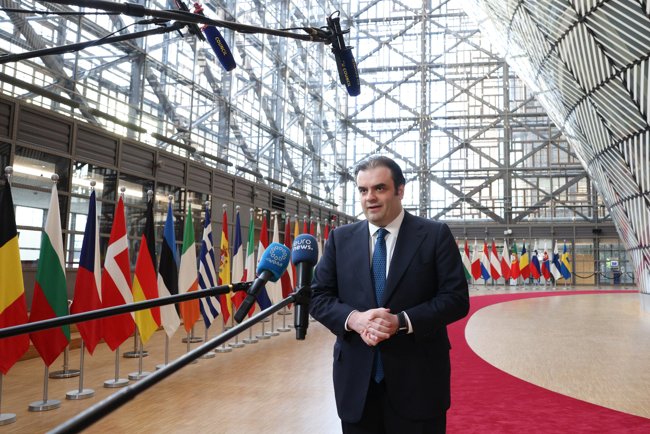 "Ευρωπαϊκή Ένωση Φάσματος": Η ελληνική πρόταση Πιερρακάκη για έσοδα έως 15 δισ. ευρώ από το 6G