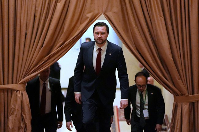 ΤΖΕΙ ΝΤΙ ΒΑΝΣ ΠΑΚΙΣΤΑΝ