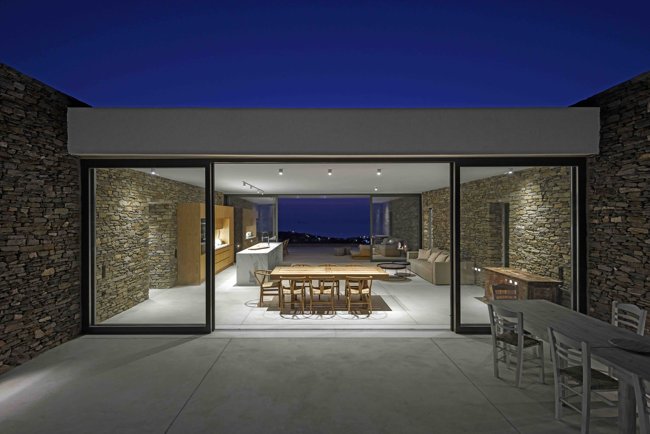 PETRA PAROS