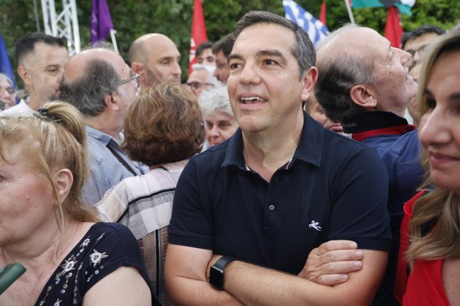 Ο Χρήστος Χωμενίδης γράφει για τον Αλέξη Τσίπρα και θυμάται τα "χθεσινά γεμιστά" της μαμάς μας