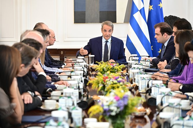 Μητσοτάκης: Οι τέσσερις παρεμβάσεις που ανακοίνωσε - Επιδότηση στο diesel, διεύρυνση στο καθεστώς των 72 δόσεων σε 120