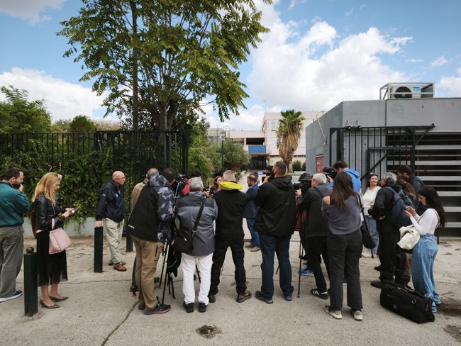 Γκράβα: "Μύριζε εδώ και μέρες σαν βουτάνιο - Έχουμε κάνει αναφορά από τις 16 Σεπτεμβρίου" λένε εκπαιδευτικοί και γονείς