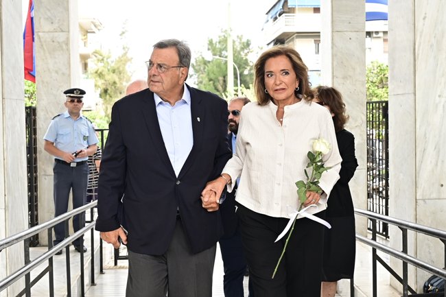 ΝΤΟΡΑ ΜΠΑΚΟΓΙΑΝΝΗ ΙΣΙΔΩΡΟΣ ΚΟΥΒΕΛΟΣ
