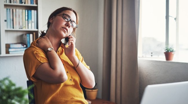 πόνος αυχένας κούραση δουλειά γραφείο