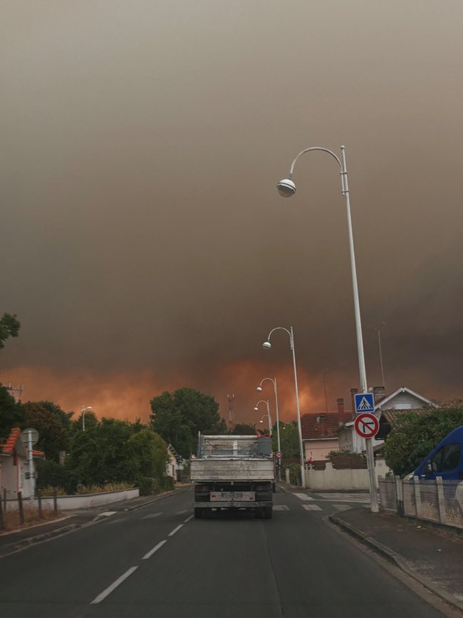 Πύρινη κόλαση σε Γαλλία και Ισπανία: 30.000 έφυγαν από τα σπίτια τους, ακραίος καύσωνας και εφιαλτικά σενάρια
