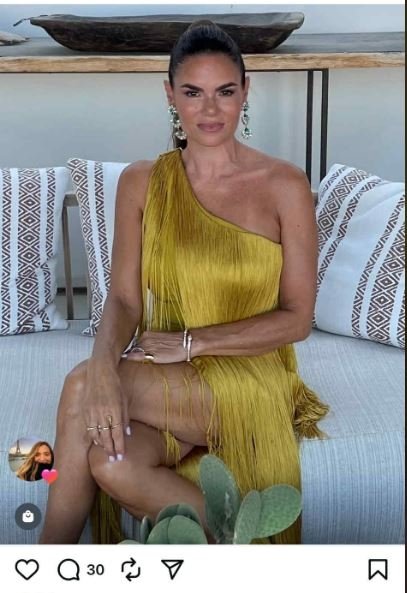 Η Μιράντα Πατέρα σε ρόλο μοντέλου: Με one shoulder δημιουργία και εντυπωσιακά κοσμήματα