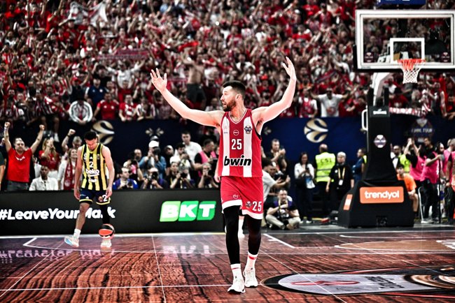 ΟΛΥΜΠΙΑΚΟΣ ΦΕΝΕΡΜΠΑΧΤΣΕ EUROLEAGUE