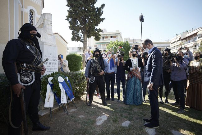 Στην Καλαμαριά ο Κυριάκος Μητσοτάκης - Κατέθεσε στεφάνι για τα θύματα της Γενοκτονίας των Ποντίων [Εικόνες - Βίντεο]