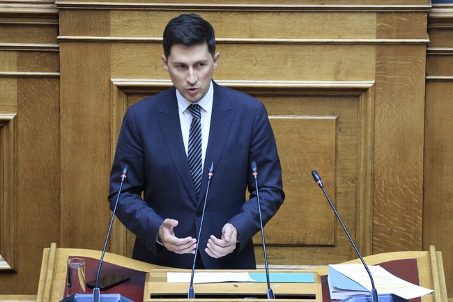Νέα κόντρα κυβέρνησης - αντιπολίτευσης για τη φονική επίθεση στη Θεσσαλονίκη: "Δεν φτάνει η καταδίκη της βίας"