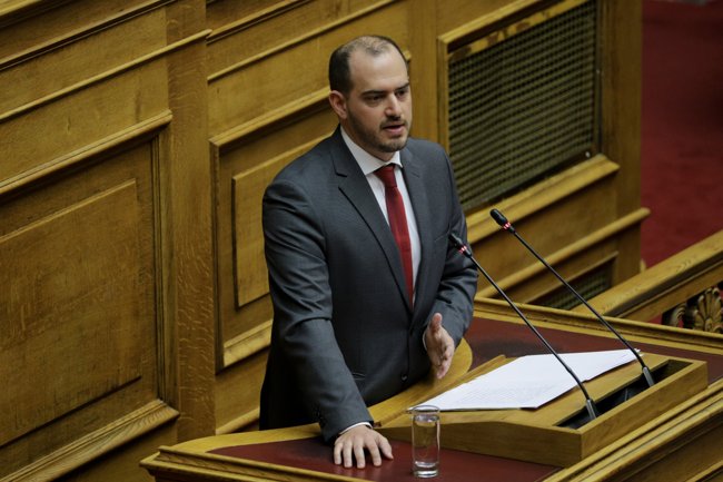 Ανακοινώθηκε ο μίνι ανασχηματισμός: Στο Μεταφορών ο Γιώργος Κώτσηρας, στη θέση του παραμένει ο Παύλος Μαρινάκης