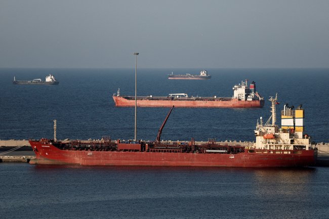 Κρίση στη Μέση Ανατολή: Το Ιράν πήρε τα πρώτα χρήματα από τα διόδια που επέβαλε στα Στενά του Ορμούζ