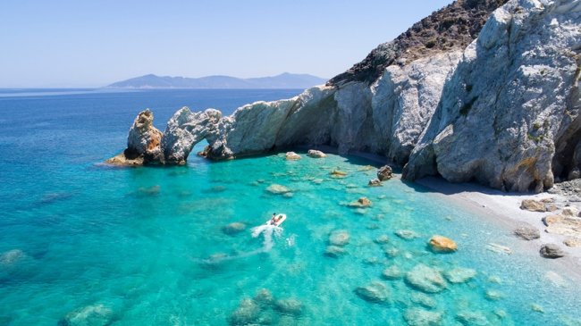 "Μοιάζει με καρτ ποστάλ": Το ελληνικό νησί που έχει ξετρελάνει τους Σουηδούς - Δεν είναι oύτε Κυκλάδες ούτε Επτάνησα