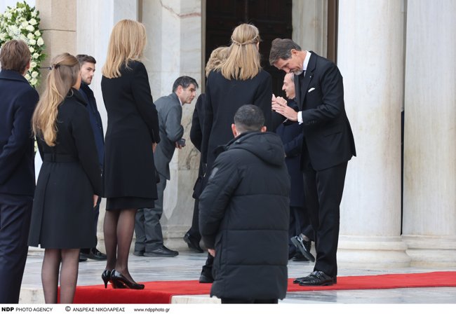 Η απουσία της Σαντάλ από το πλευρό του Παύλου Ντε Γκρες- Γιατί δεν παρέστη στην κηδεία της Ειρήνης