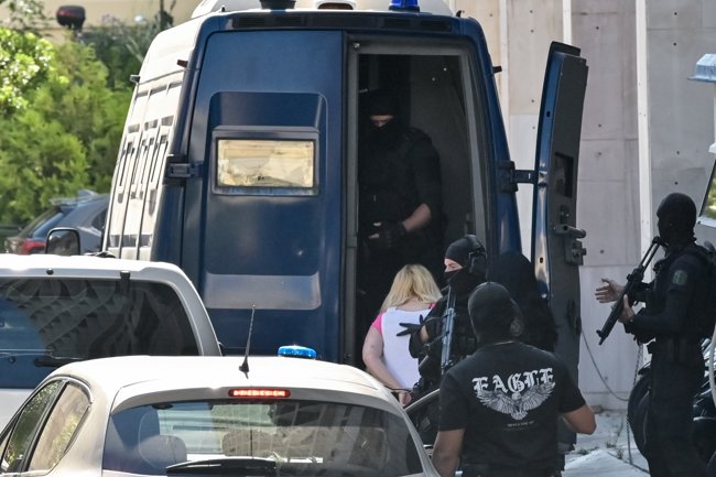 Marfin: Προσφυγή κατά του εντάλματος προσωρινής κράτησης θα ασκήσει η 46χρονη – Προφυλακίστηκε ως ιδιαίτερη επικίνδυνη