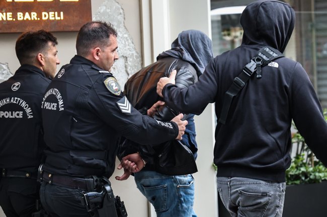 Μυστήριο με τη νεκρή 30χρονη στο κέντρο της Αθήνας: Πώς βρέθηκε στο κενό από τον 4ο όροφο - Το ηχητικό ντοκουμέντο και οι καβγάδες
