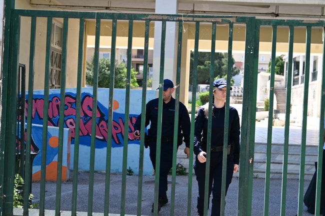Χαϊδάρι: Ολοκληρώθηκε η επέμβαση στη 13χρονη μαθήτρια - Ιδιαίτερα κρίσιμη η κατάστασή της