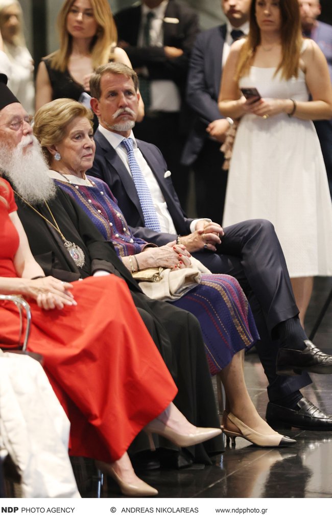 Παύλος Ντε Γκρες: Με την κομψή μητέρα του, Αννα Μαρία, σε εκδήλωση με τη Ντενίση στο Μουσείο Ακρόπολης [εικόνες]